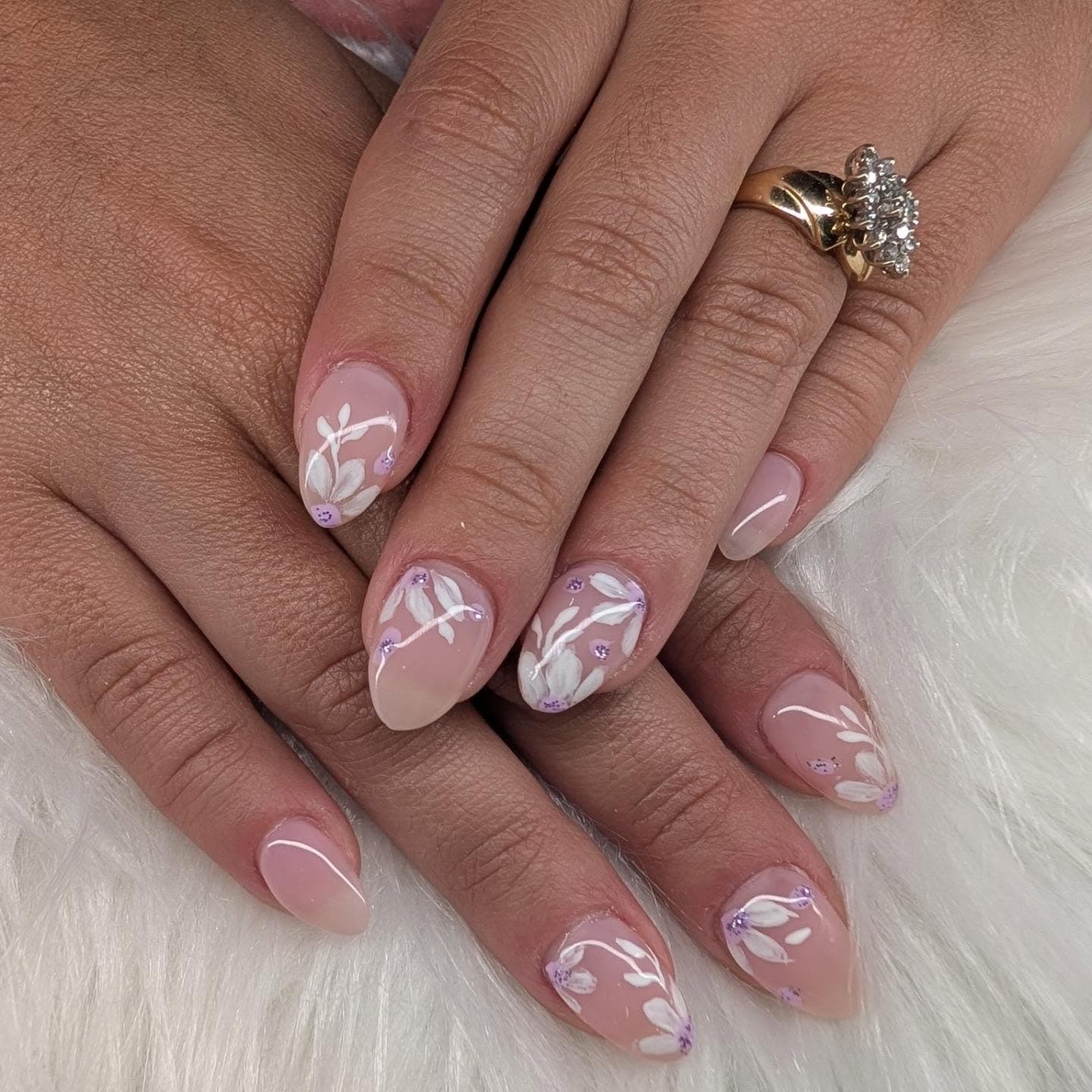 Soft floral manicure